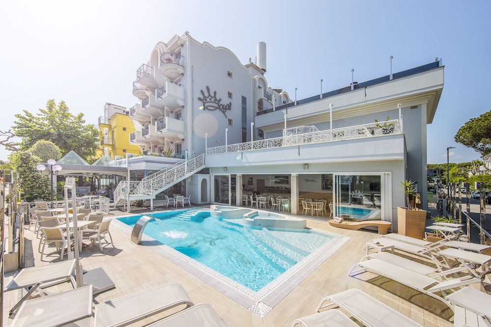 Hotel Royal 4/50