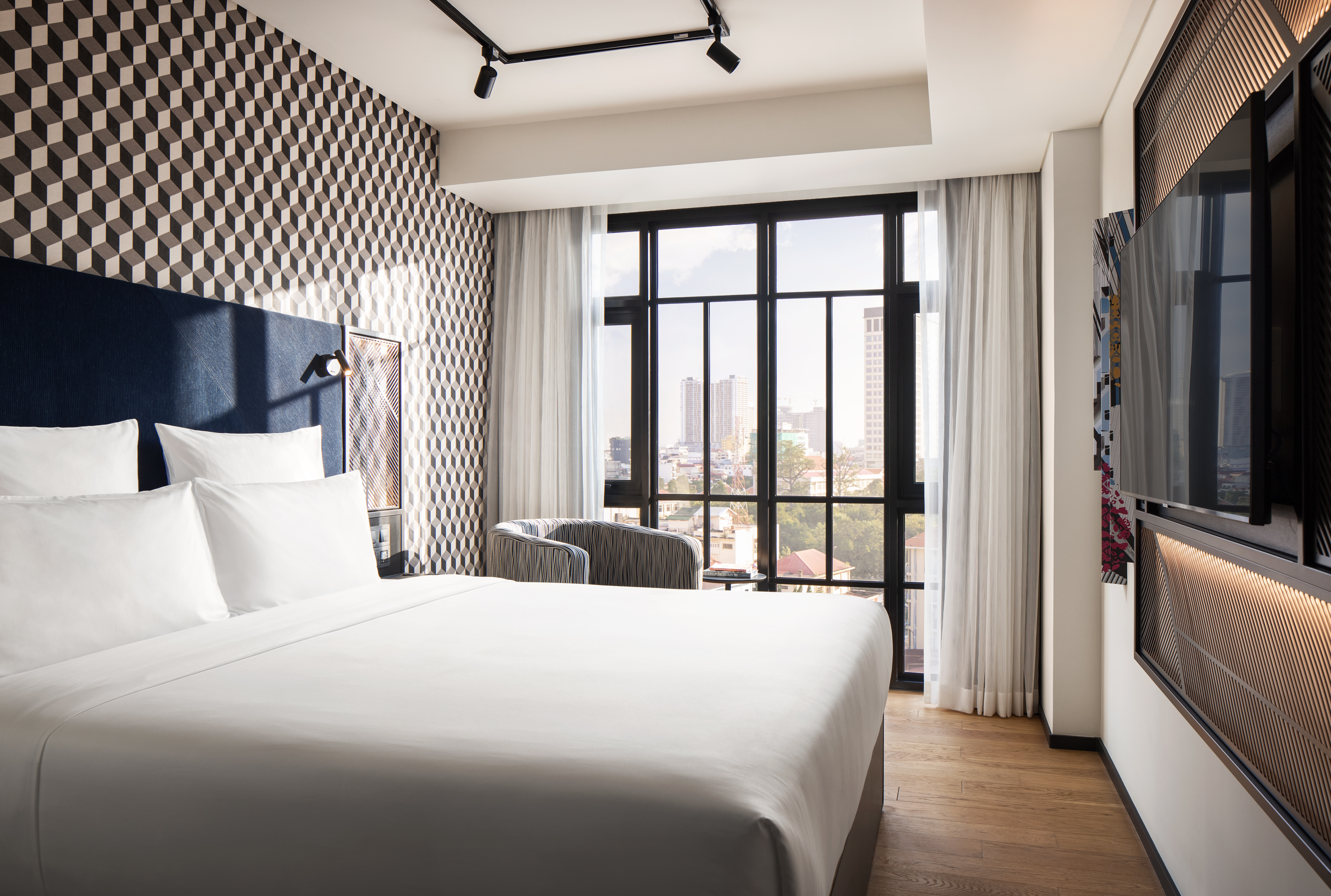 Tribe, Comfort, Queen Bed