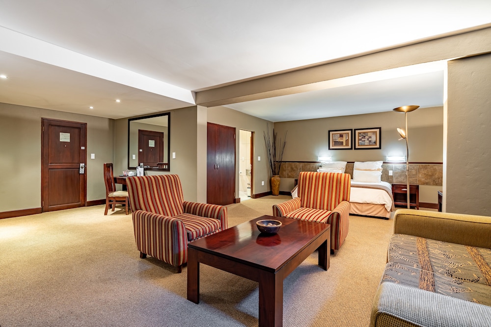 Pine Lake Inn 24/50