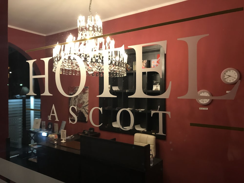 Ascot Hotel 39/54