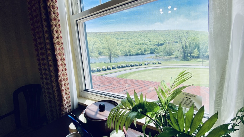 The Shawnee Inn And Golf Resort 25/50