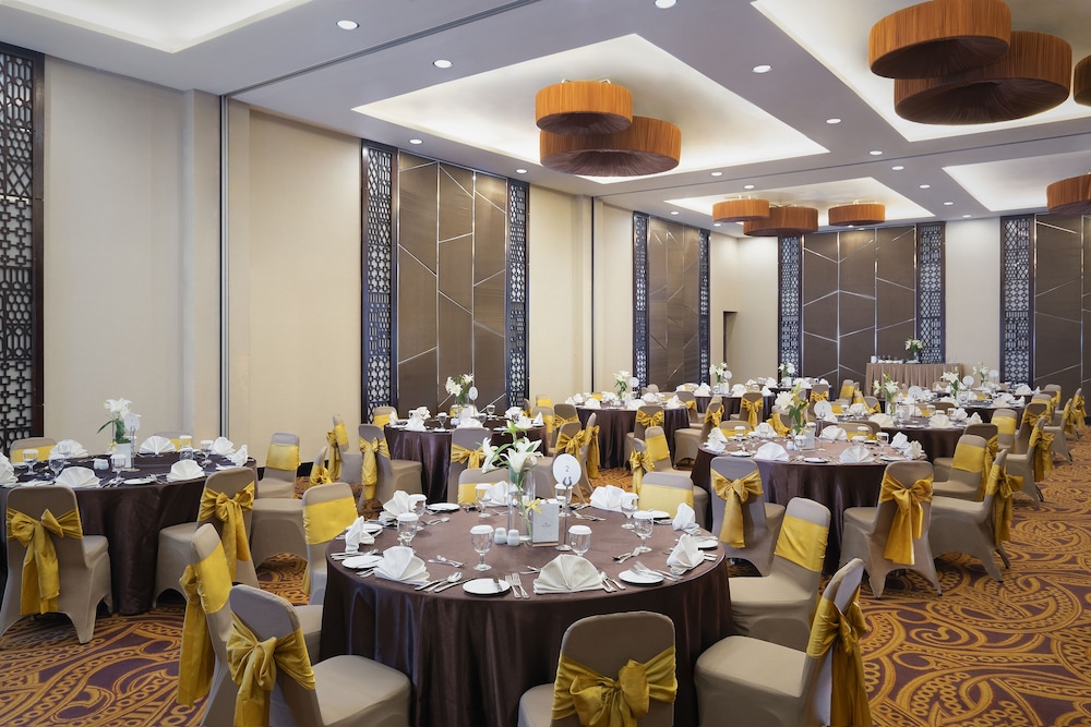 Hotel Santika Mataram 51/70
