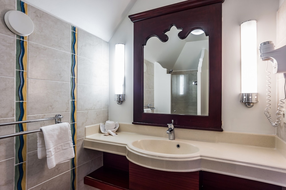 Pierre Vacances Holiday Village Sainte Luce 50/50