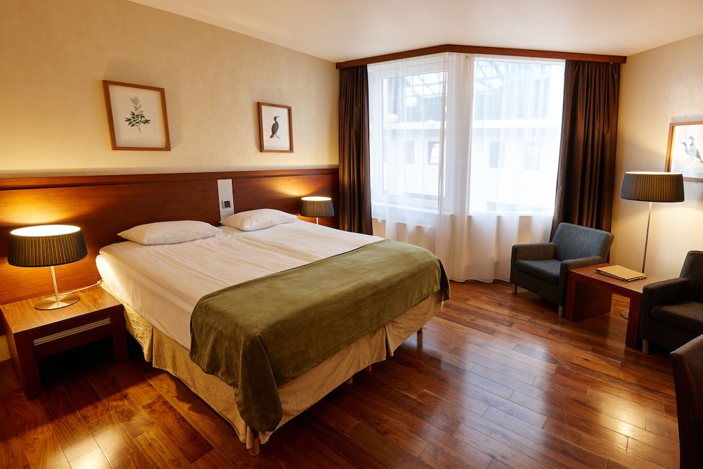 ROOM, DOUBLE BED, ATRIUM VIEW