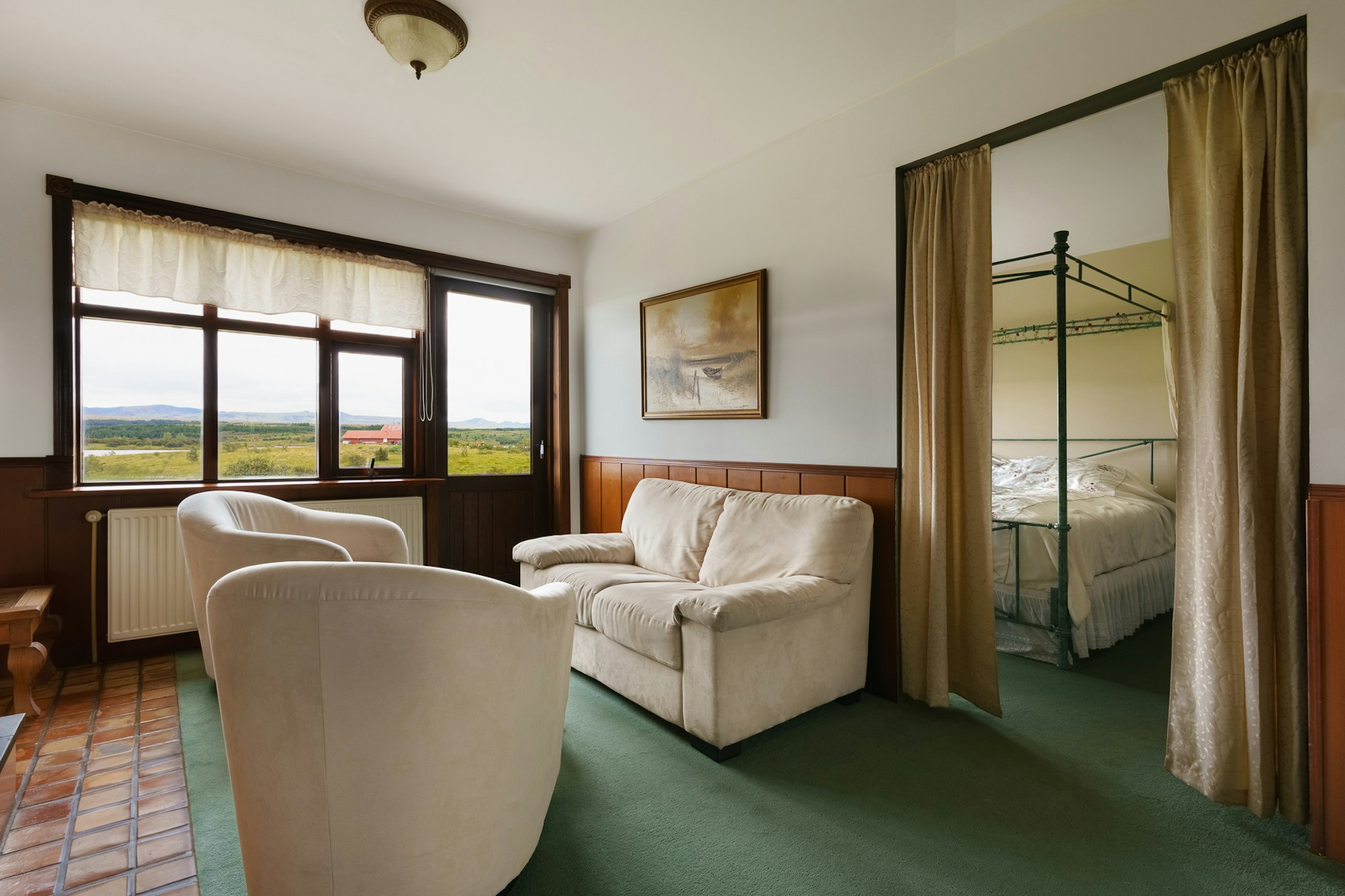 HOTEL KRIUNES 9/83