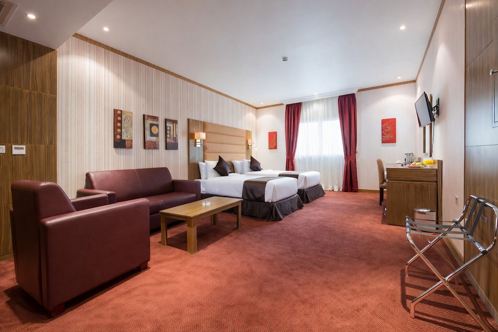 Royal Tulip Hotel 35/45