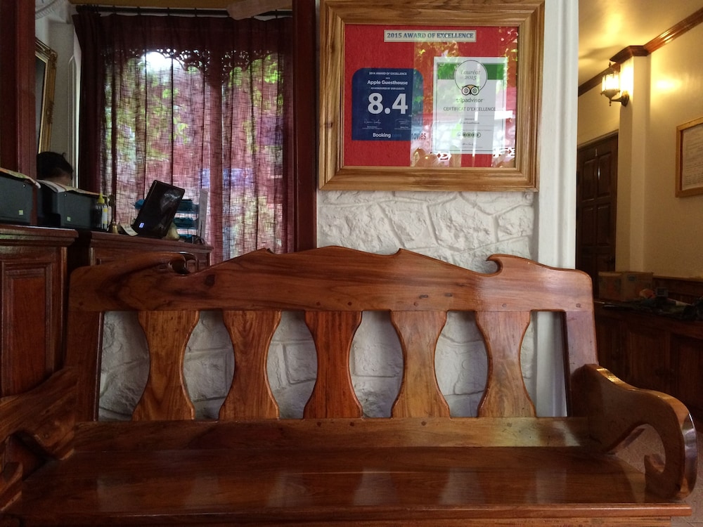 Apple Guesthouse 10/75