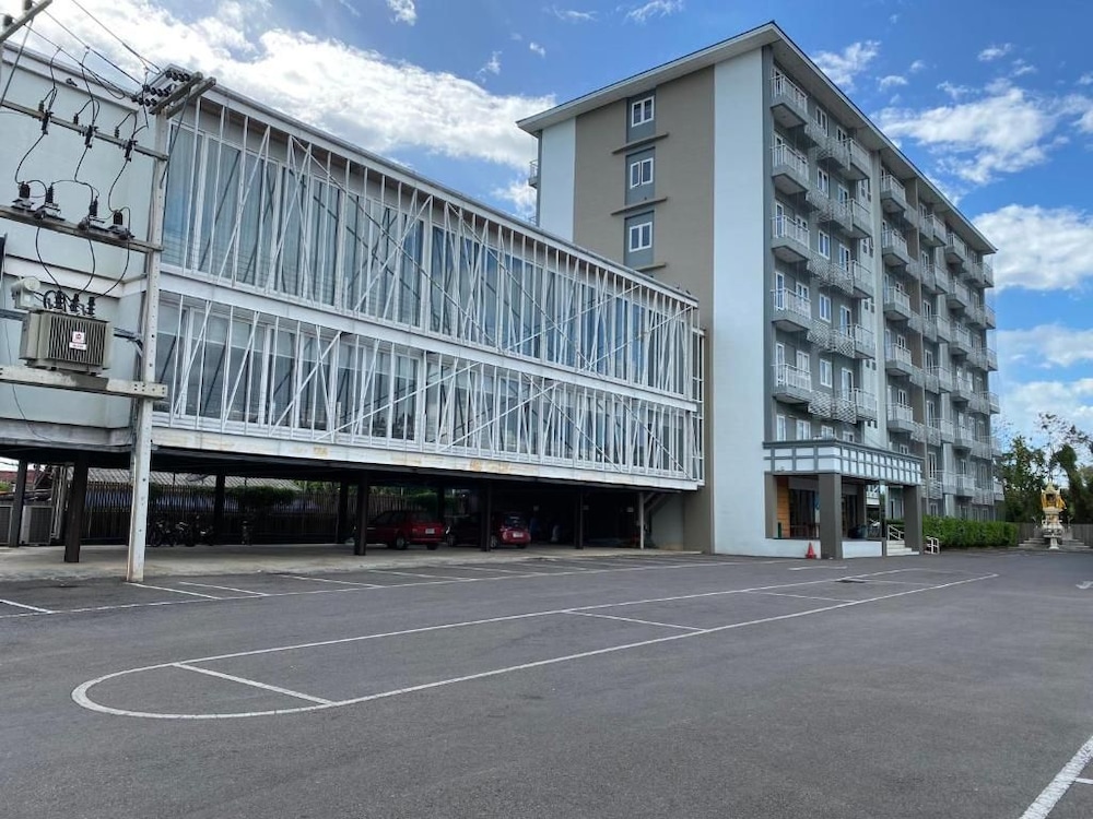 Tai-Shan Suites 48/51
