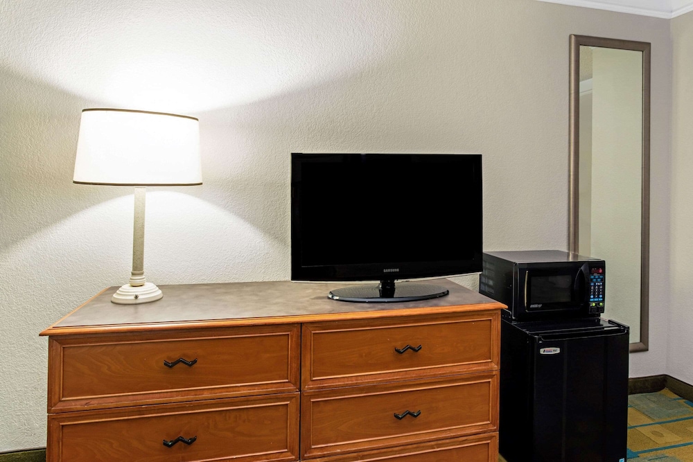 Ramada by Wyndham Westminster Denver 42/50
