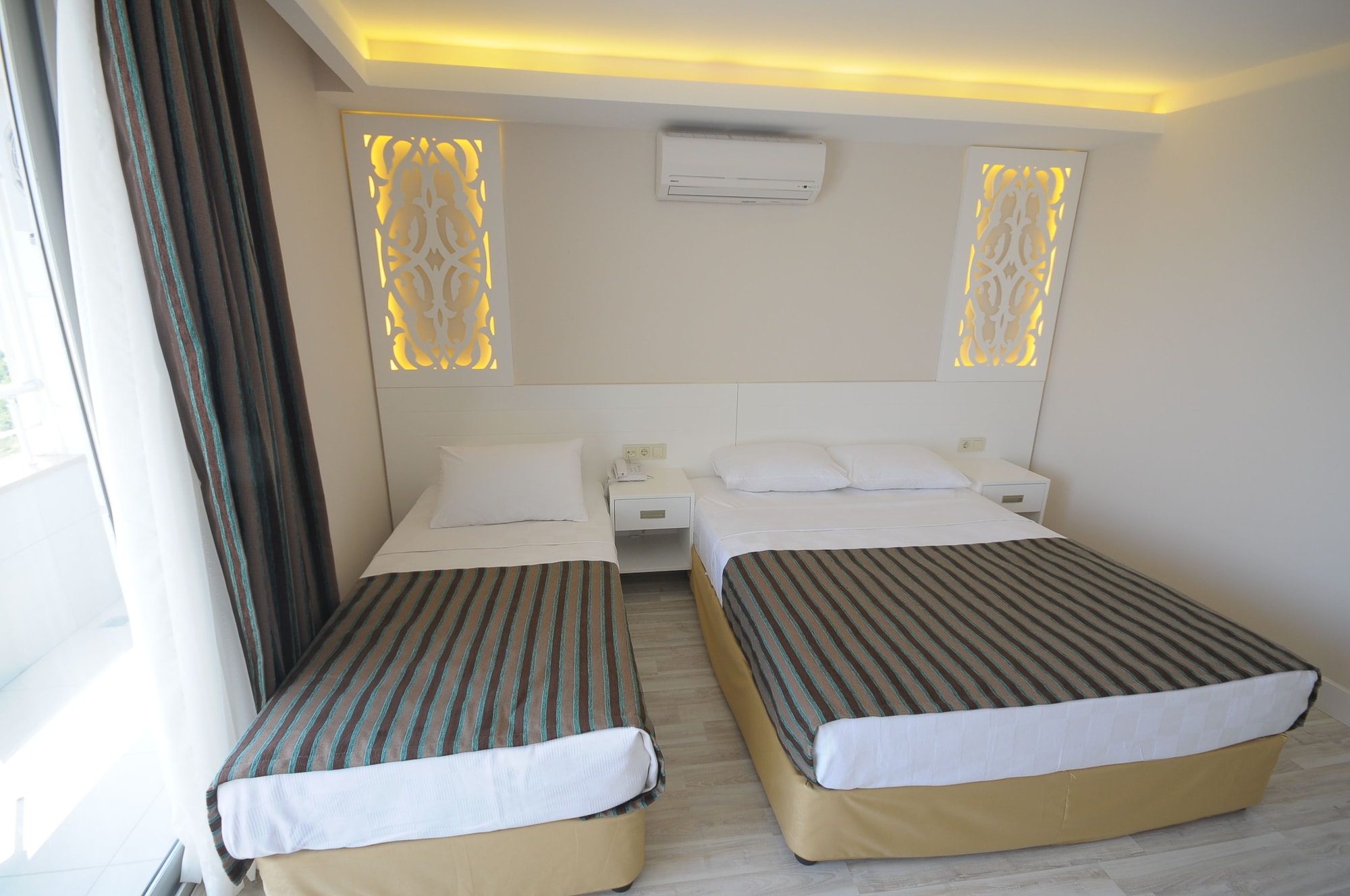 STANDARD, TRIPLE, BALCONY