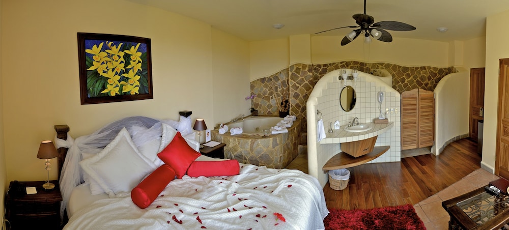 Issimo Suites Boutique Hotel Spa Adults Only 65/71