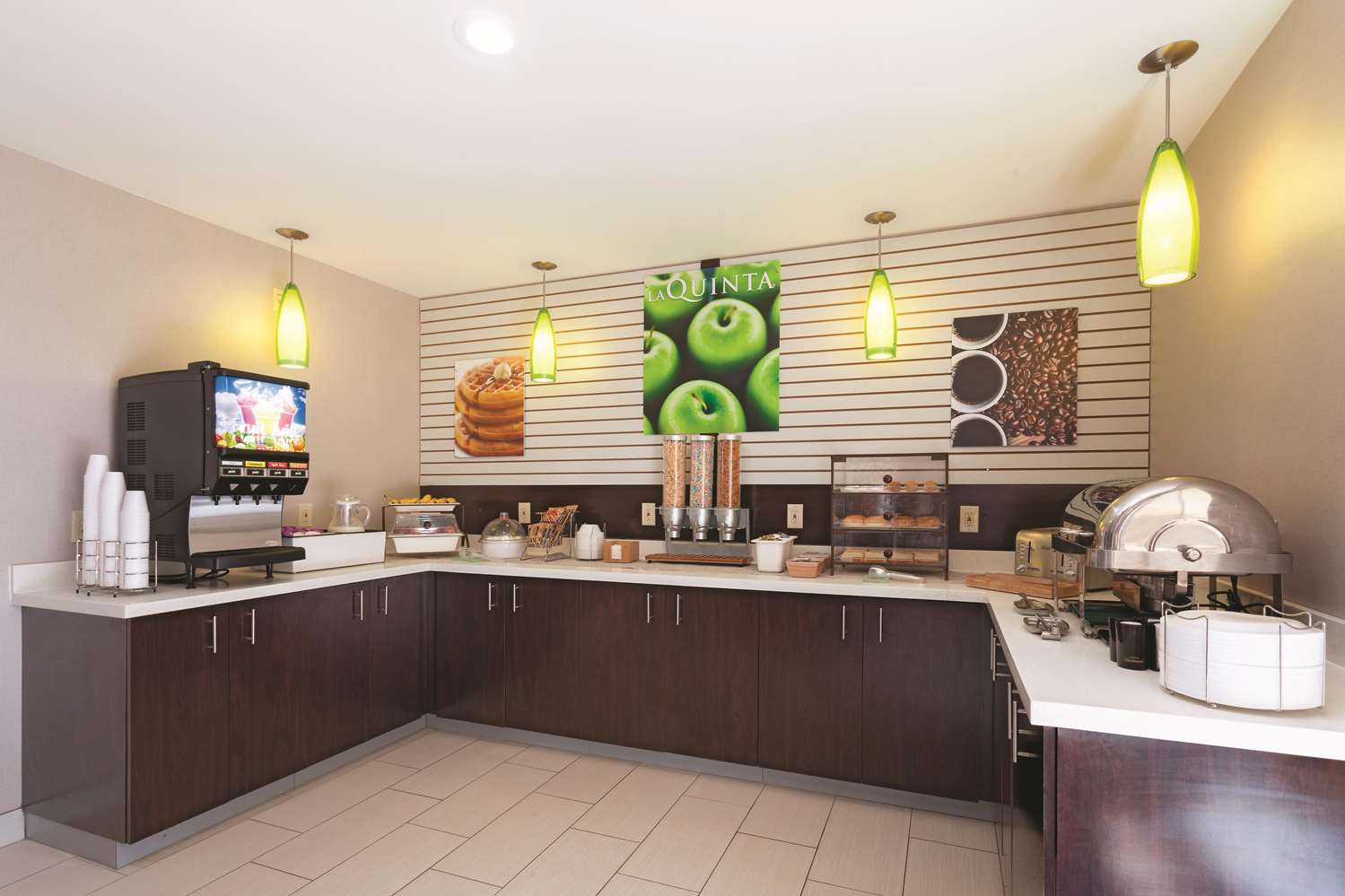 La Quinta Inn & Suites by Wyndham Knoxville North I-75 44/58