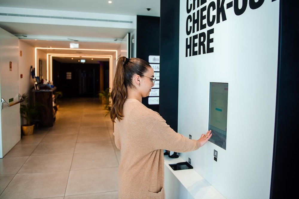YOTEL Porto, Select by Hilton 4/48