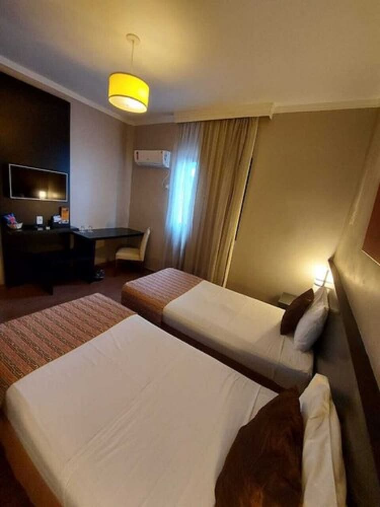 Class Hotel 32/69