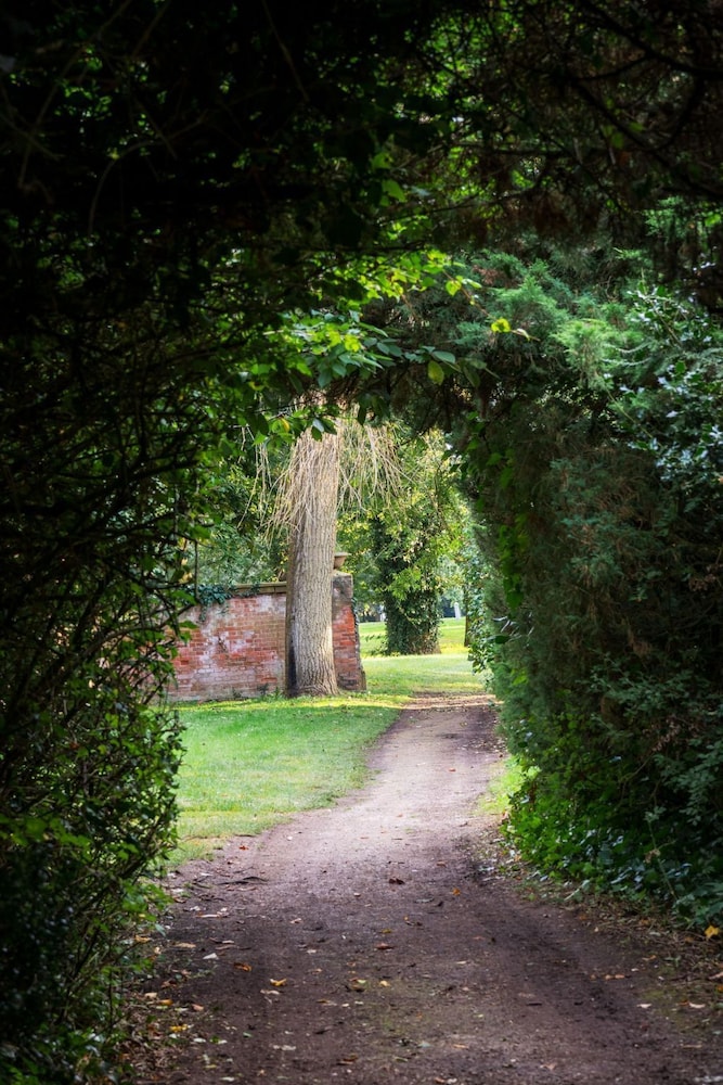 Bosworth Hall Hotel & Spa 57/61