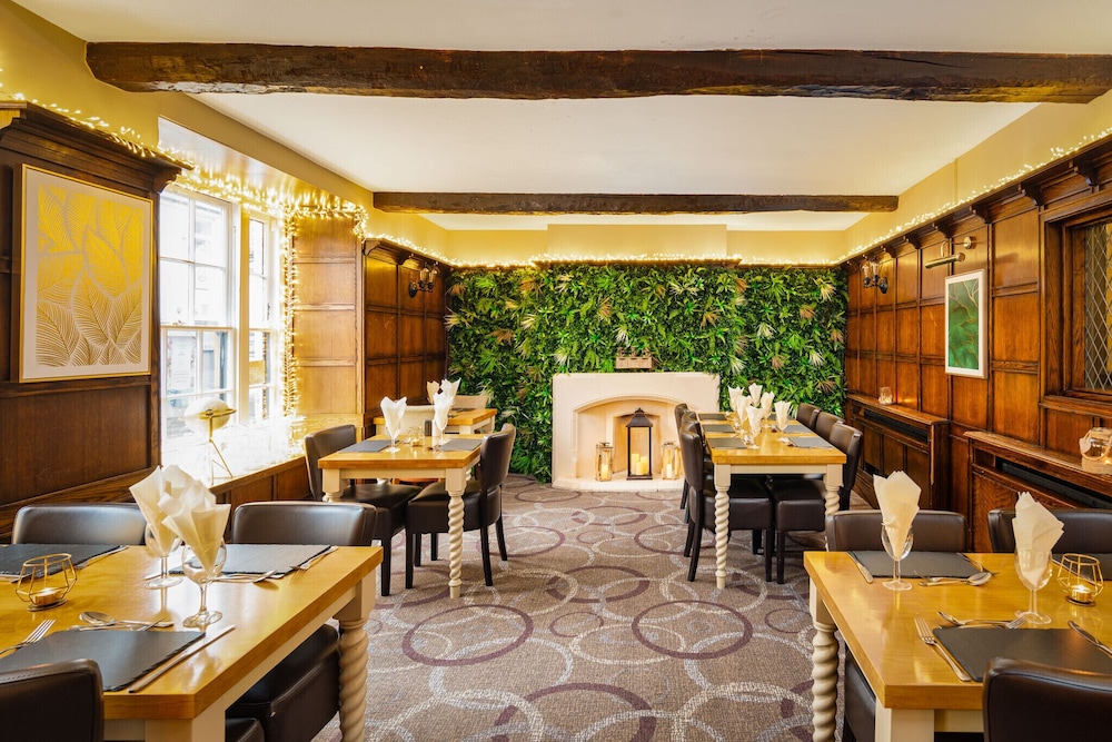 Boars Head Hotel 38/50