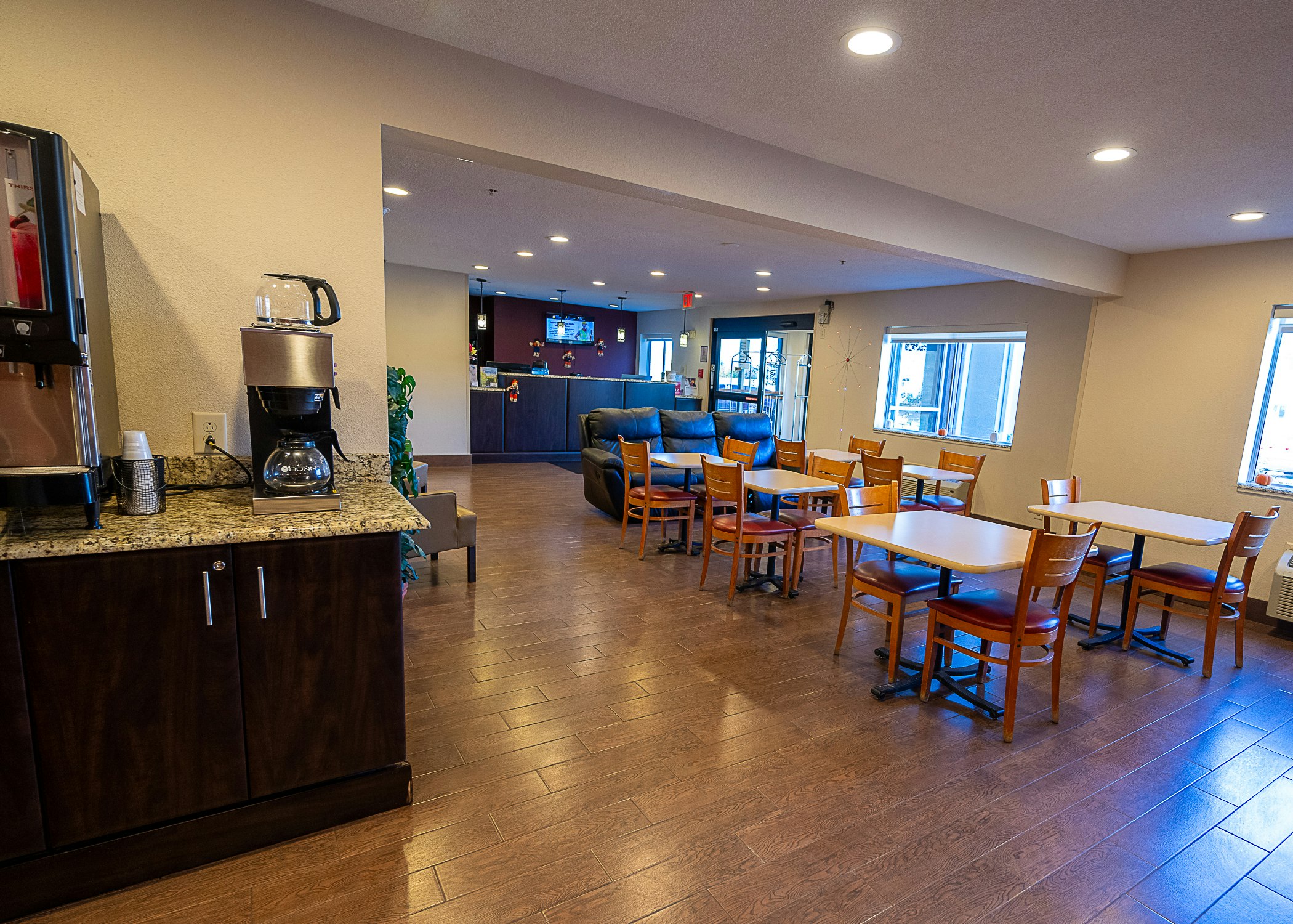 Red Roof Inn & Suites Danville, IL 24/30