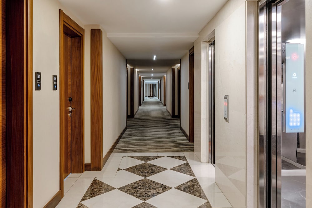 Elite Hotel Darica 34/75