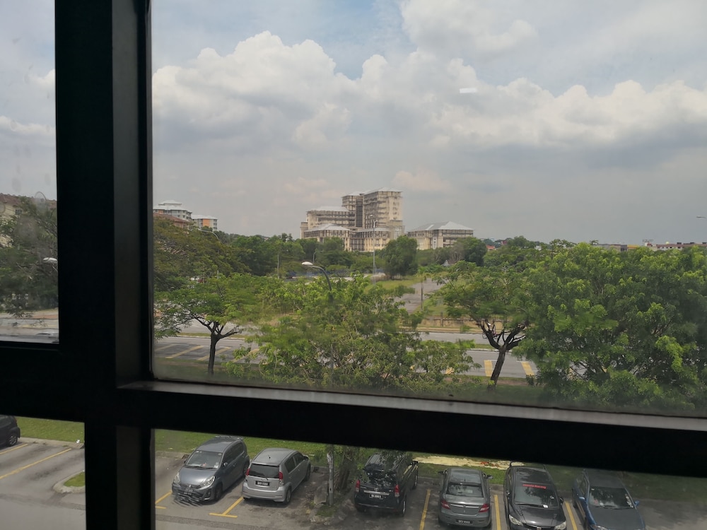Kristal Inn Hotel 42/55