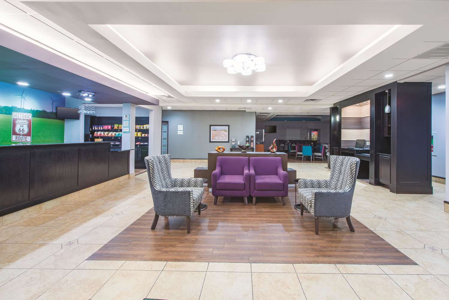La Quinta Inn & Suites by Wyndham Tulsa Airpt / Expo Square 20/35
