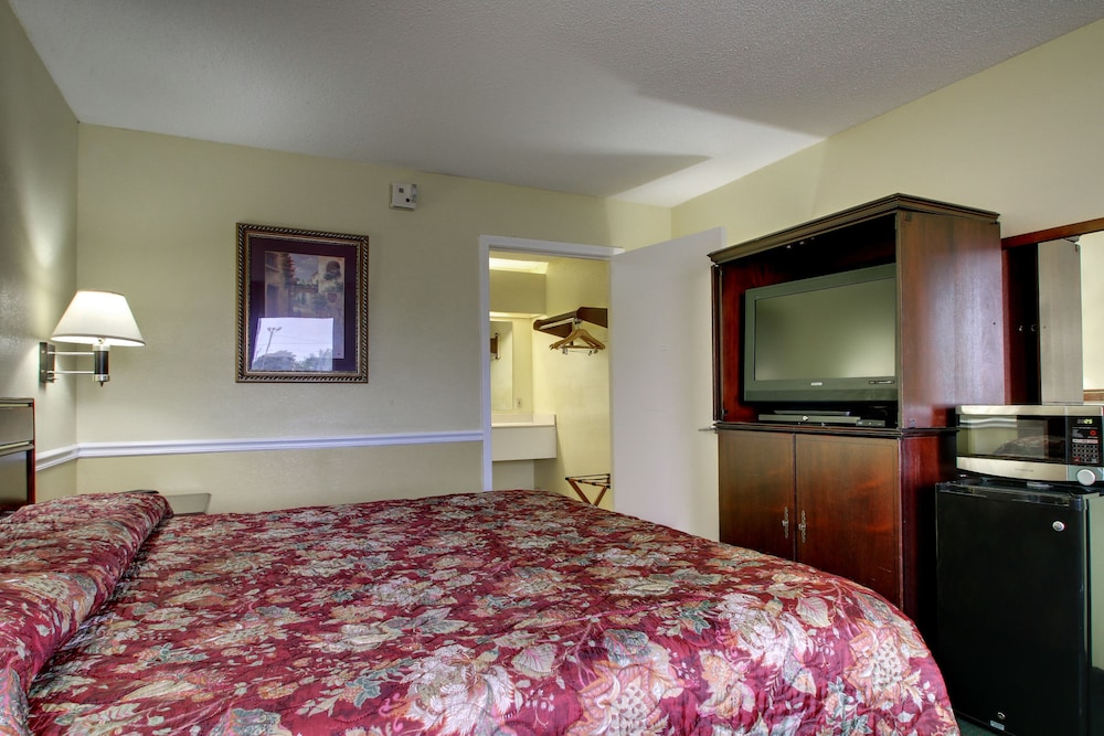 Key West Inn - Montgomery 8/17