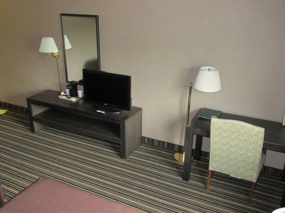 Woodfield Inn and Suites 51/60