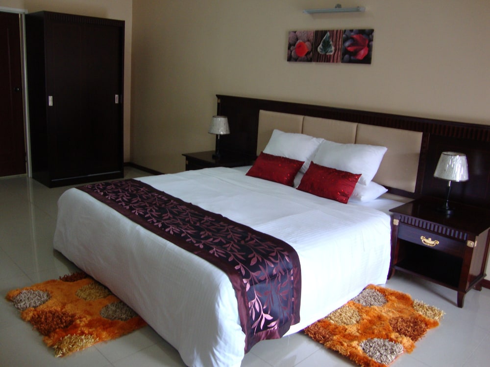 2 Bedrooms, Apartment