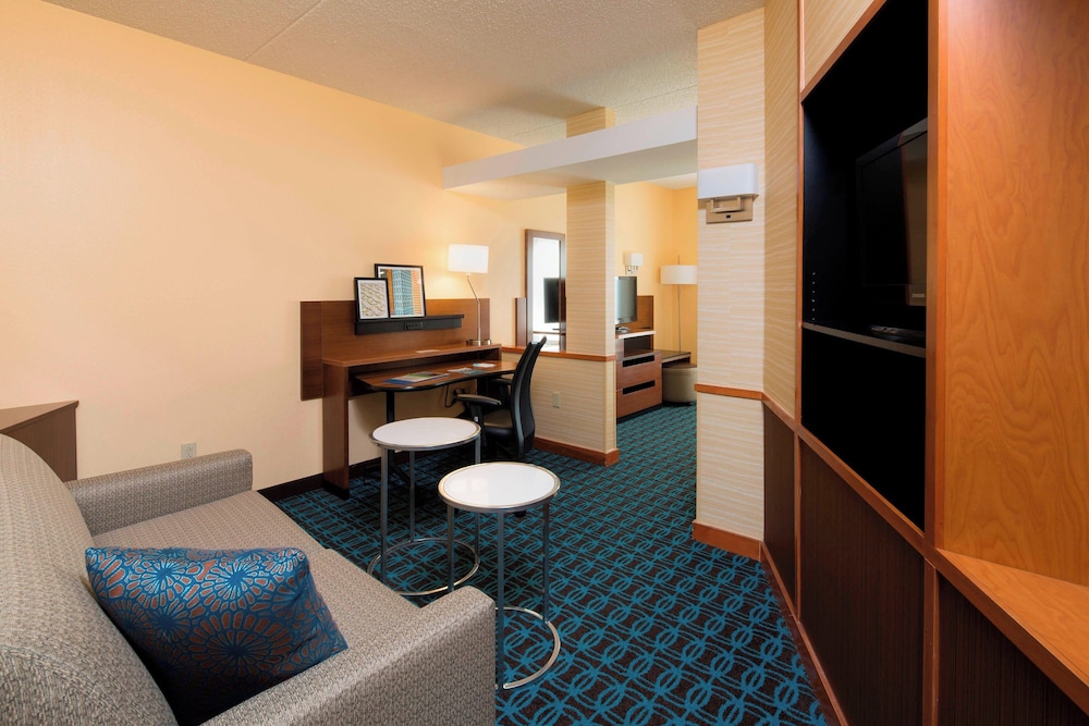 Fairfield Inn & Suites Newark Liberty International Airport 16/38