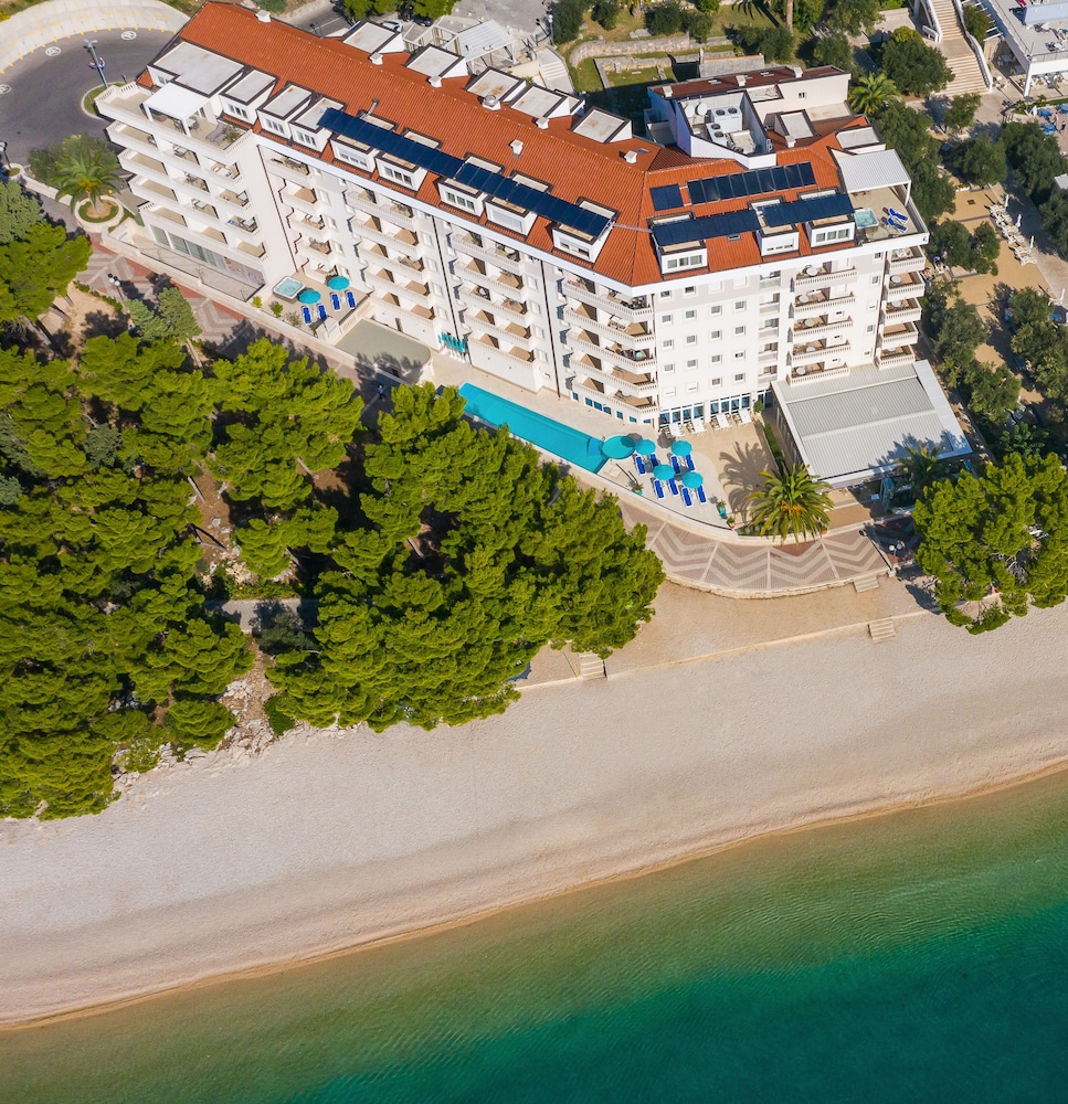 APARTHOTEL TAMARIS in TUCEPI