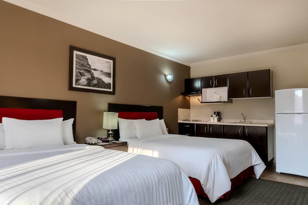 JUNIOR SUITE, 2 QUEEN BEDS, KITCHENETTE