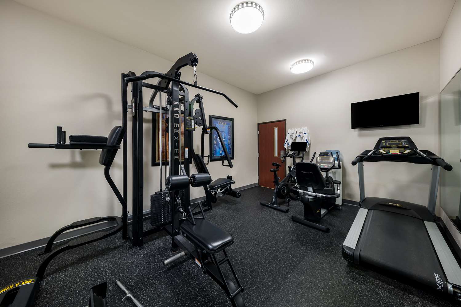 Best Western Plus Lake Dallas Inn & Suites 11/27
