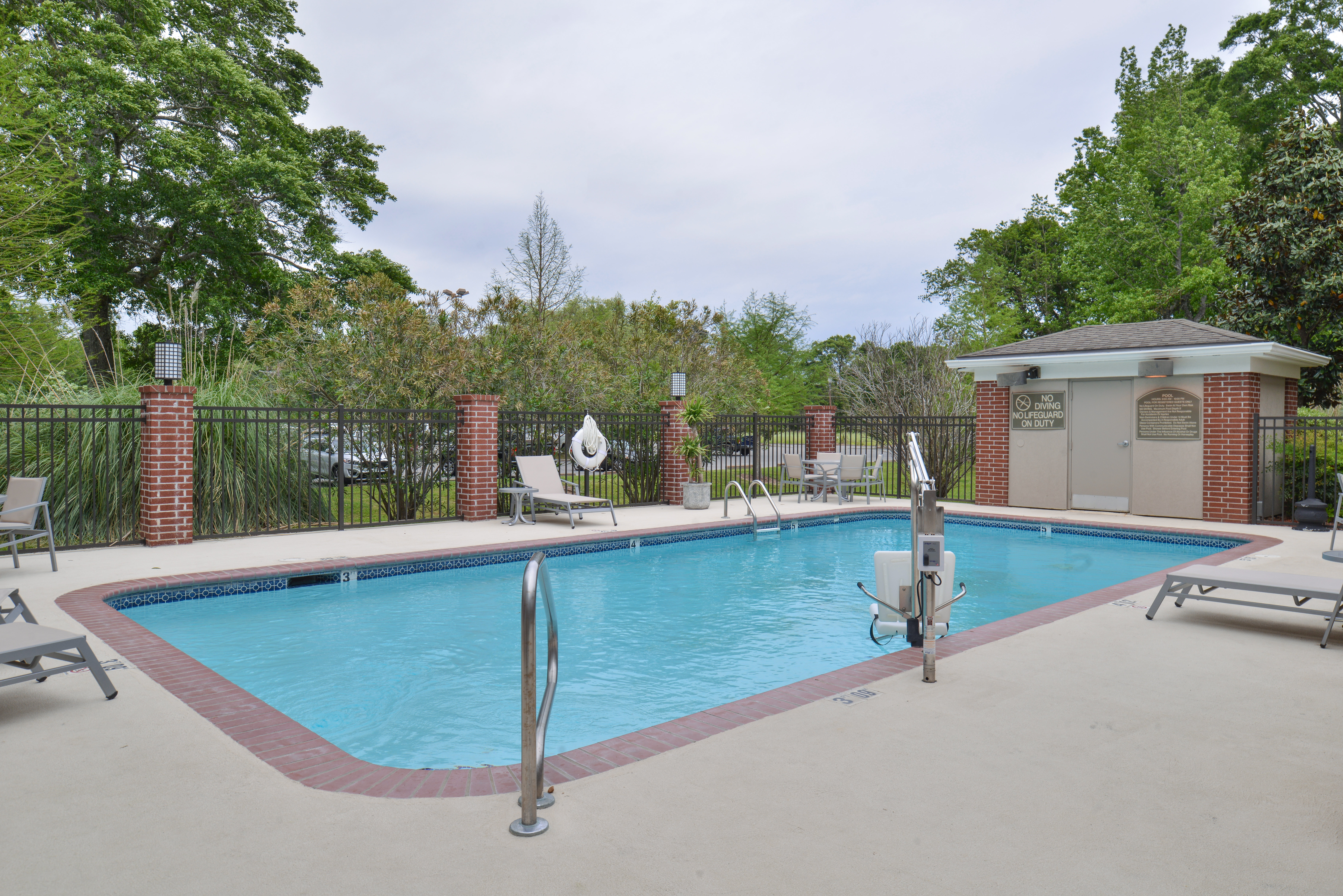 Holiday Inn Express Hotel And Suites Lafayette 47/49