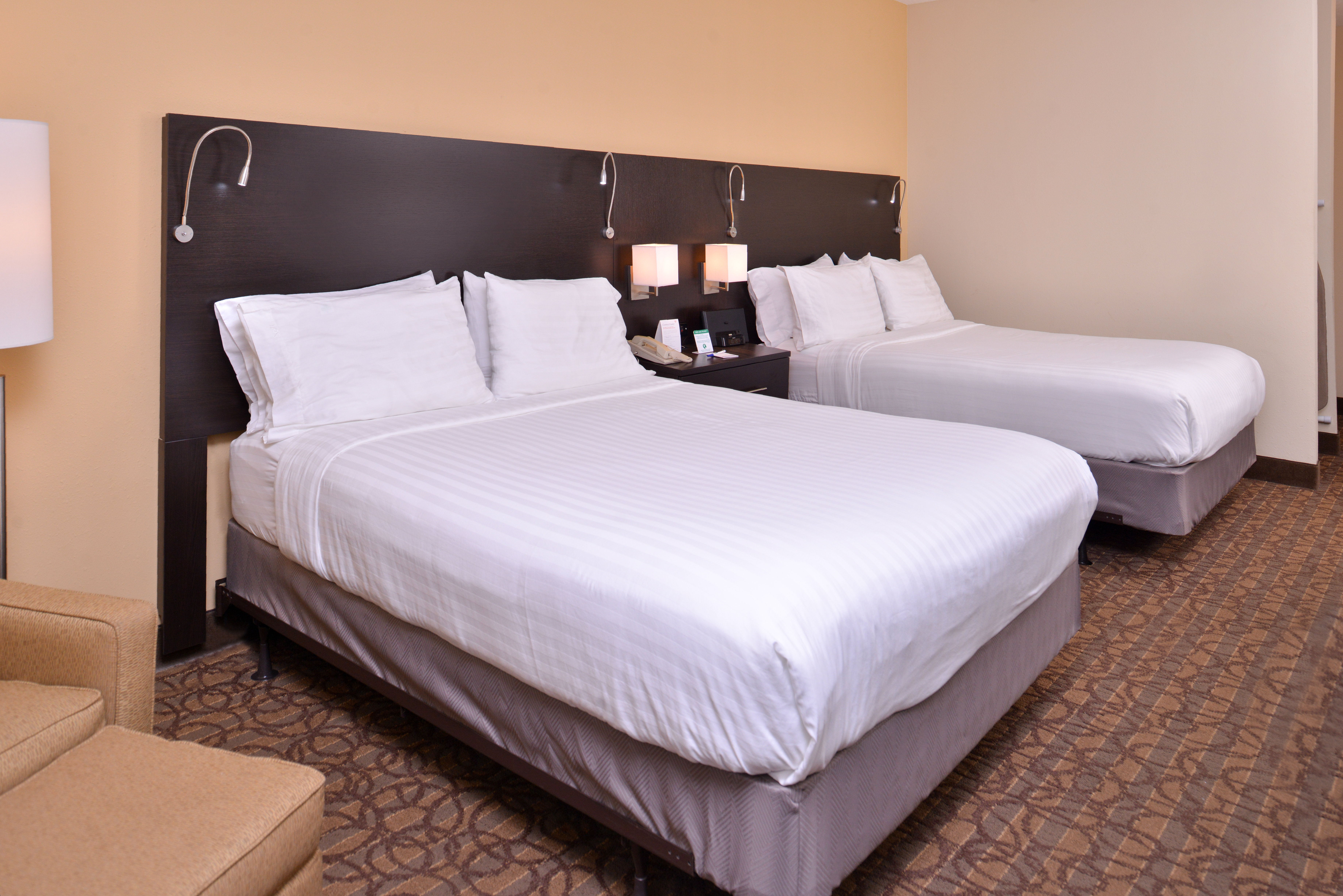 Holiday Inn Express Hotel and Suites Topeka West I-70 Wanamaker 27/62