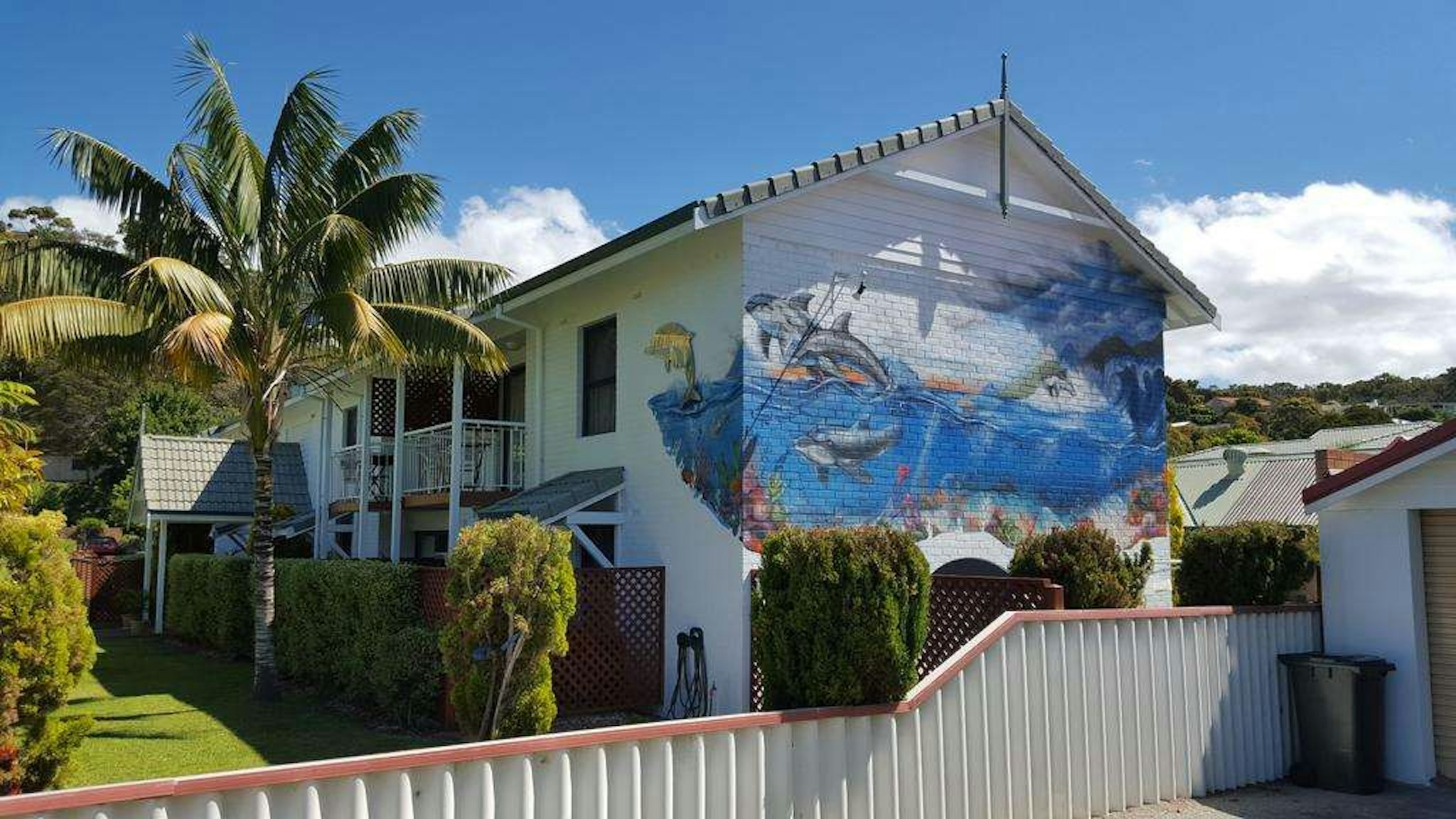 DOLPHIN LODGE 1/20
