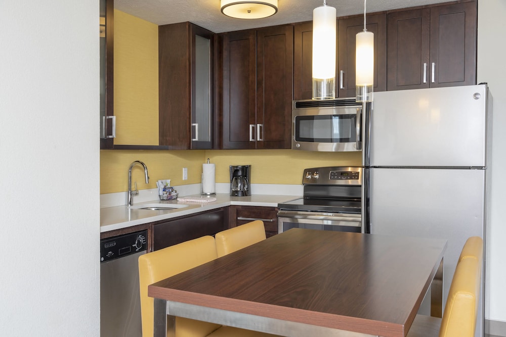 RESIDENCE INN AKRON SOUTH/GREEN 46/52