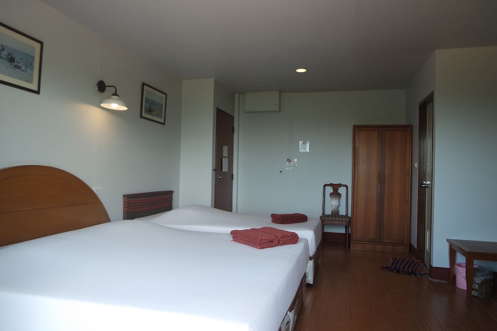 Cha-Am Villa Sun Hotel 8/69