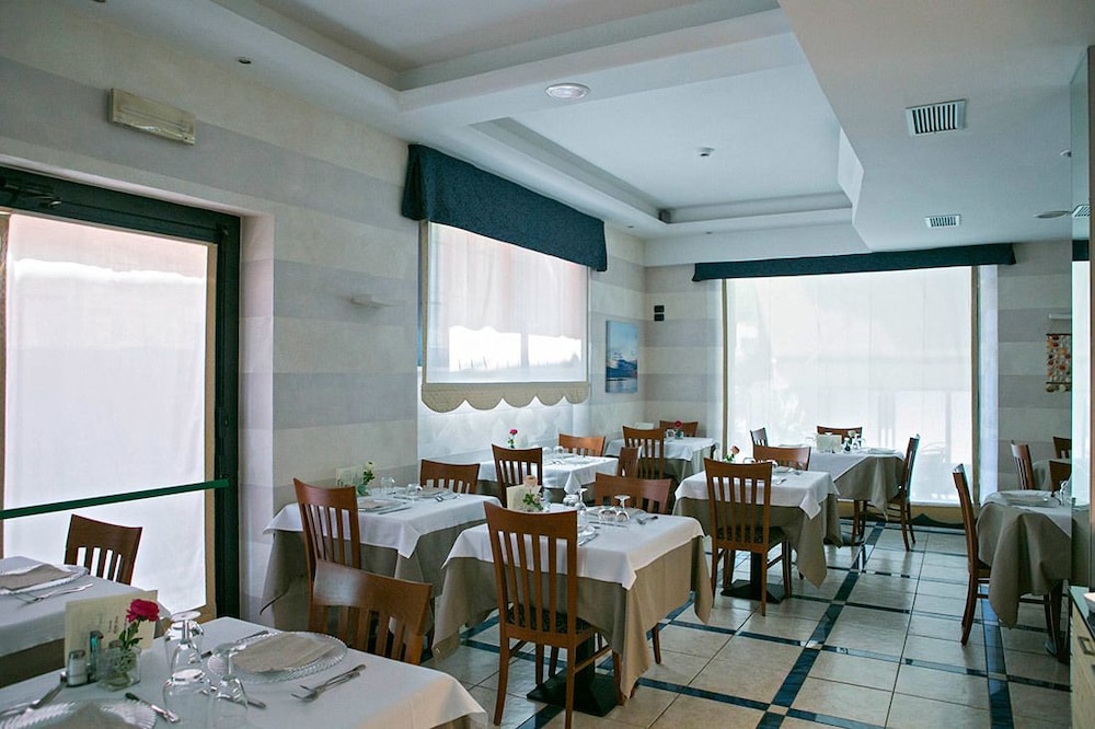 Hotel Lo Squalo 25/41