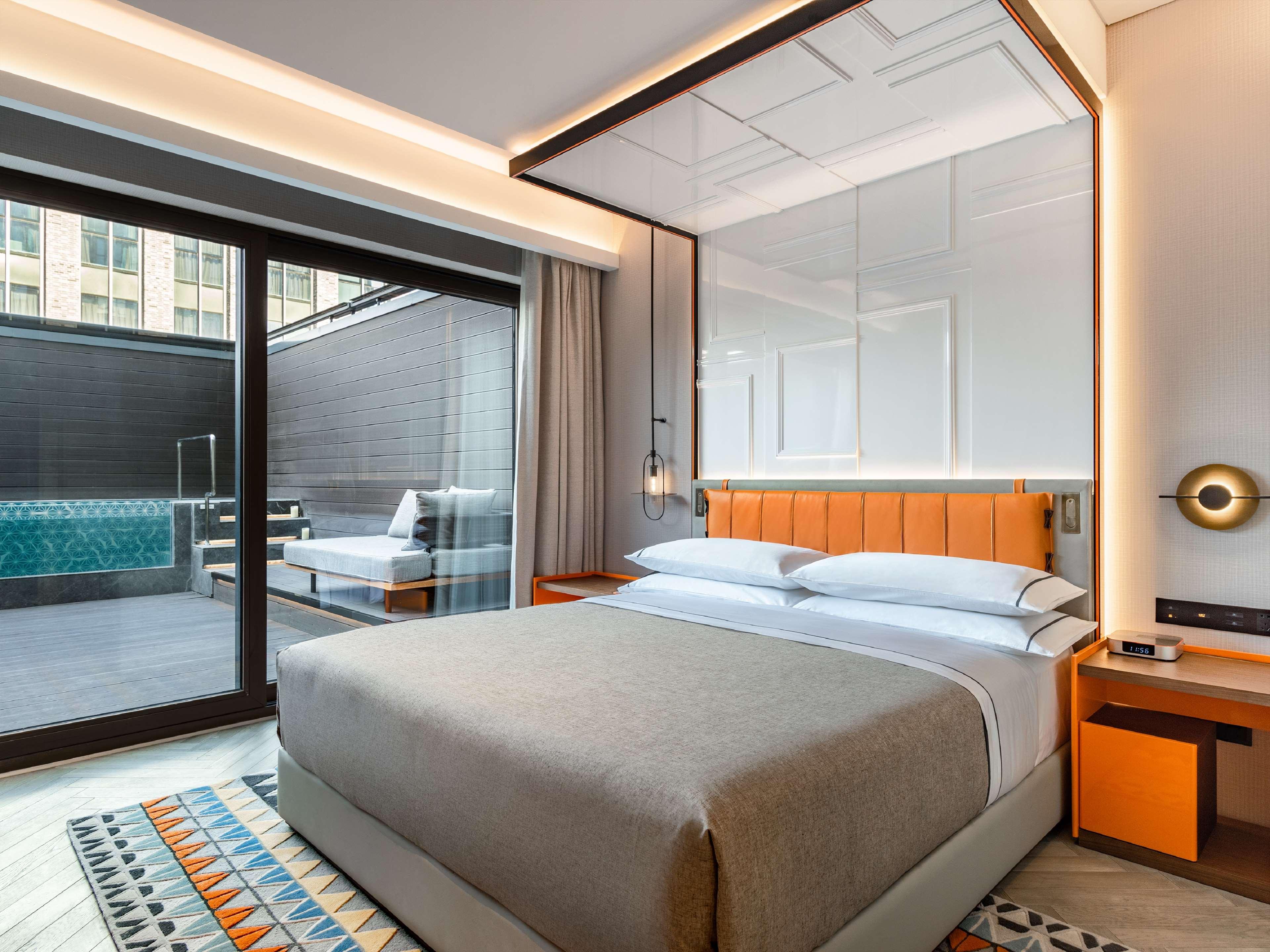 CANOPY, DELUXE, BALCONY