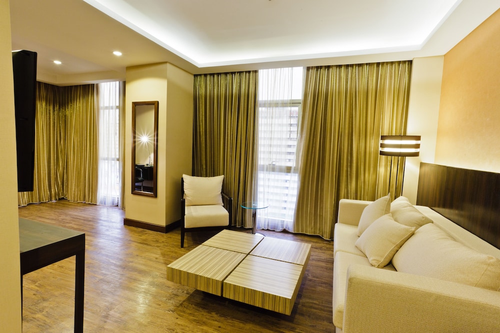 Ramada by Wyndham Manila Central 33/43