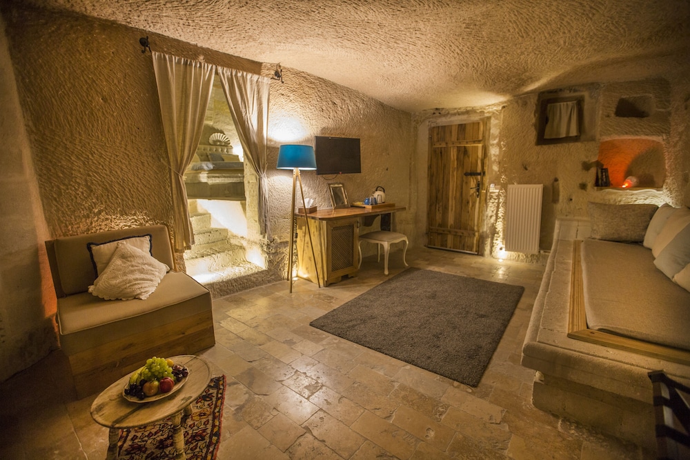 Azure Cave Suites 28/50