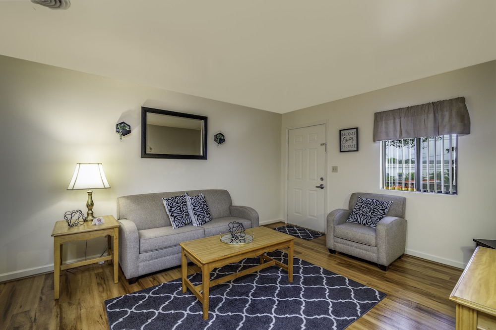 Affordable Corporate Suites of Overland Drive 31/65