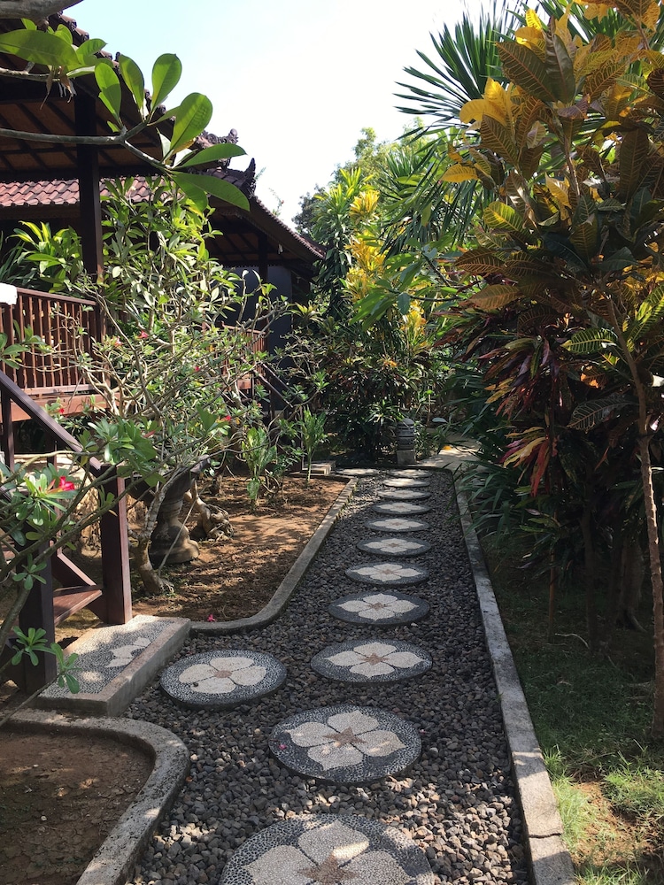 Cassava Bungalow 22/37