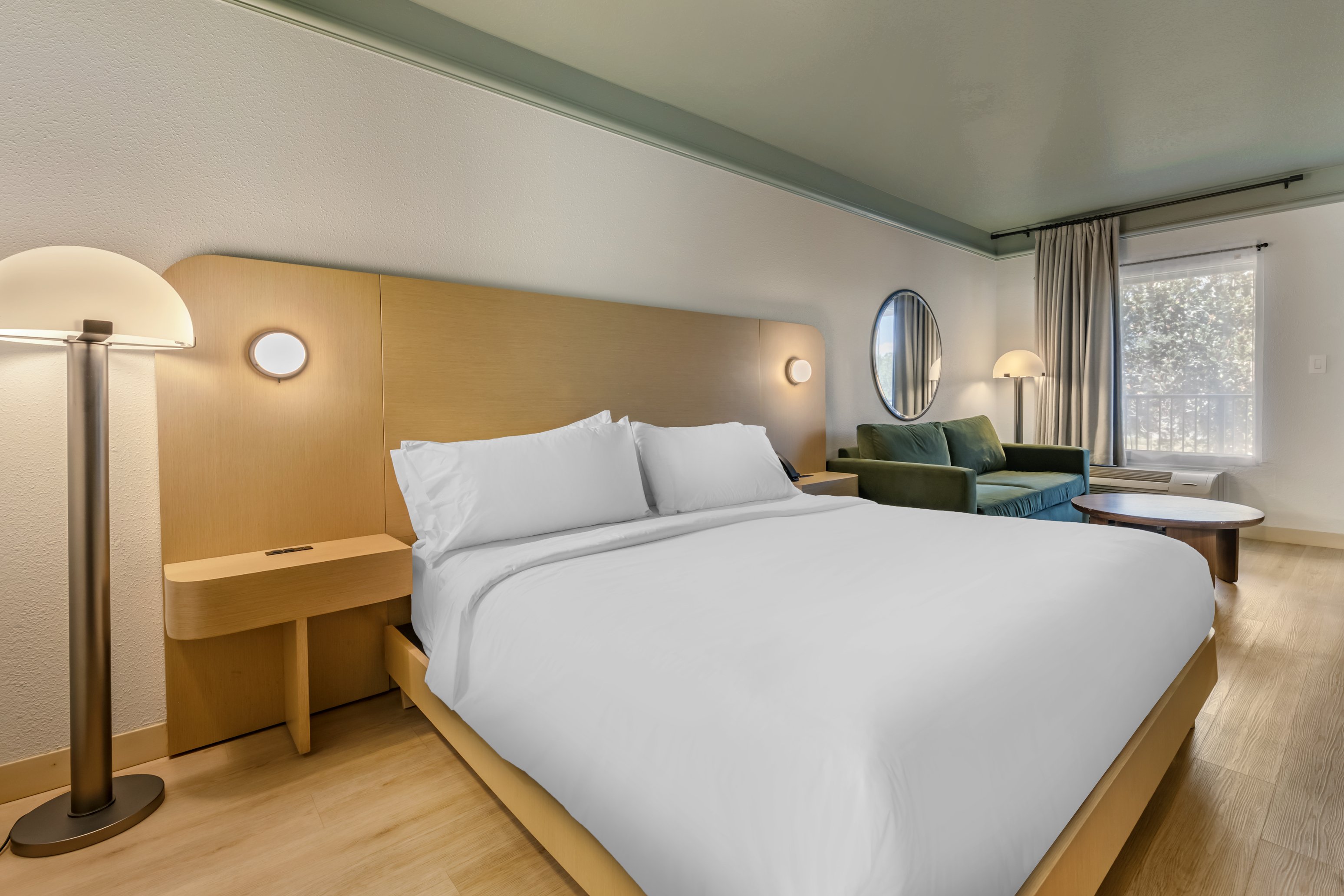 STANDARD, KING BED
