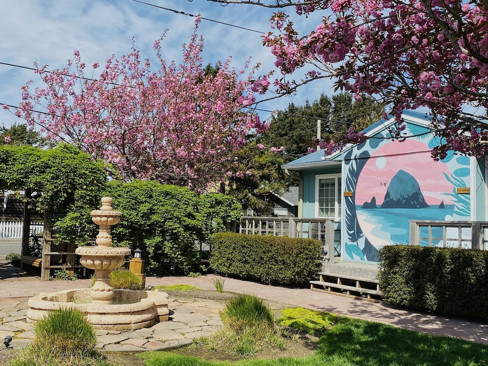 Inn at Haystack Rock 63/71