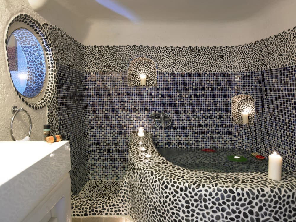 Suites of the Gods Cave Spa Hotel 48/50