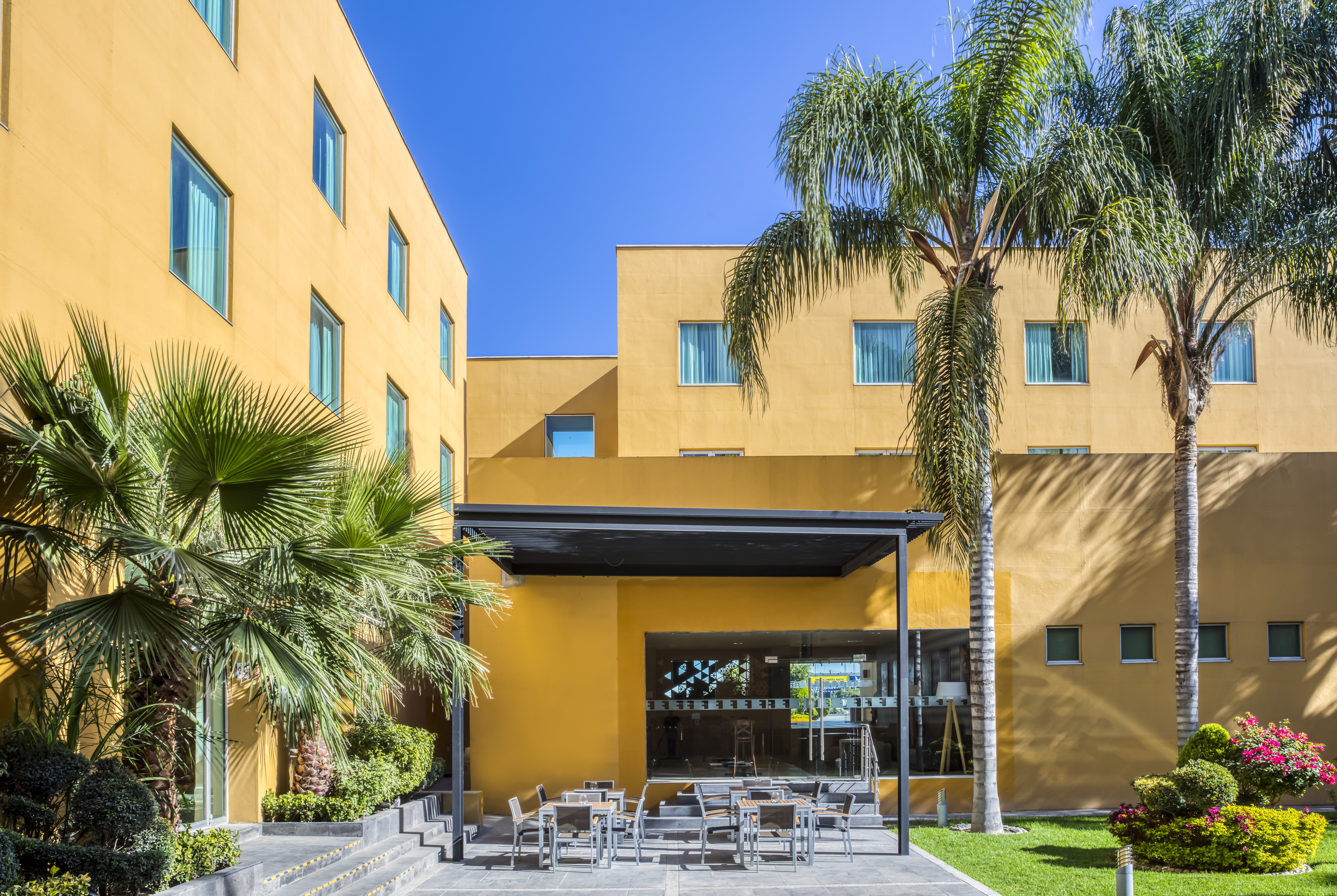 Fiesta Inn Express San Luis Potosi Oriente 5/50