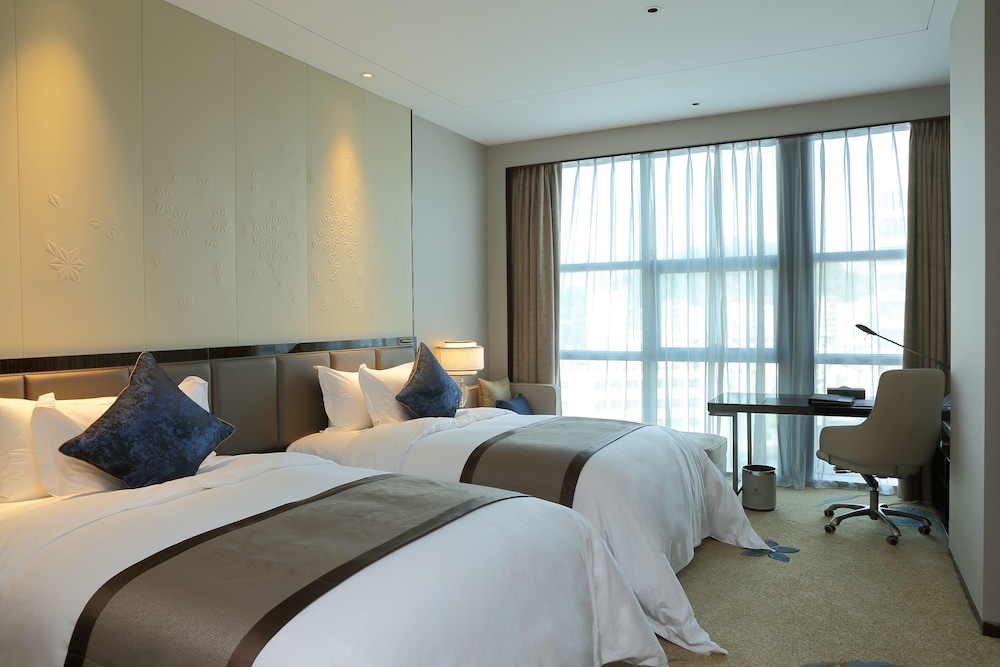 EXECUTIVE, TWIN BEDS