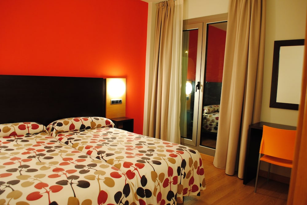 Maritimo Ris Hotel and Apartments 20/73