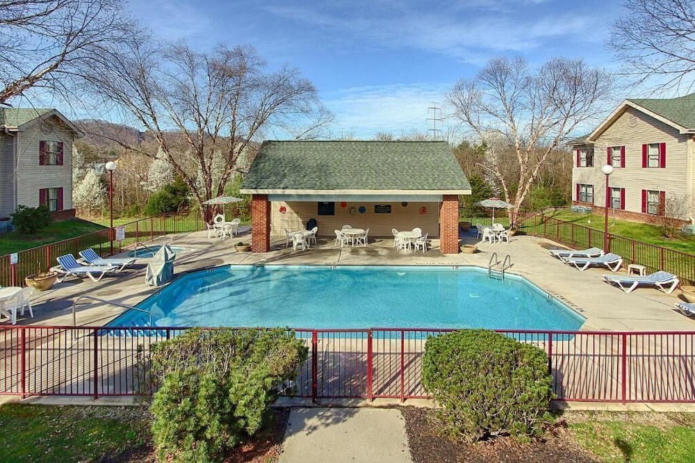 All Seasons Suites 4/54