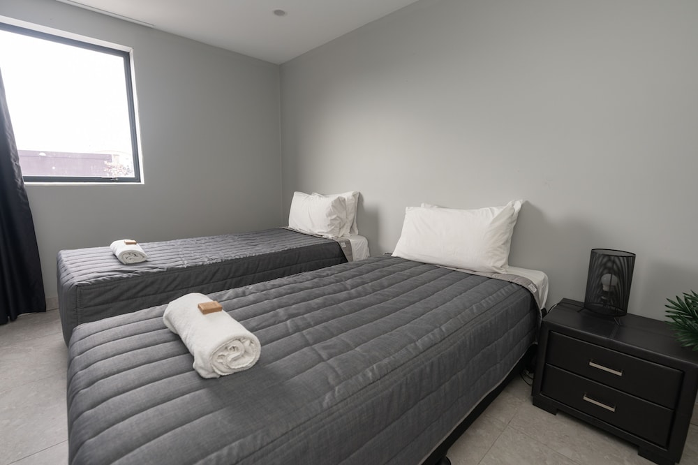 2 BEDROOMS, DELUXE, APARTMENT